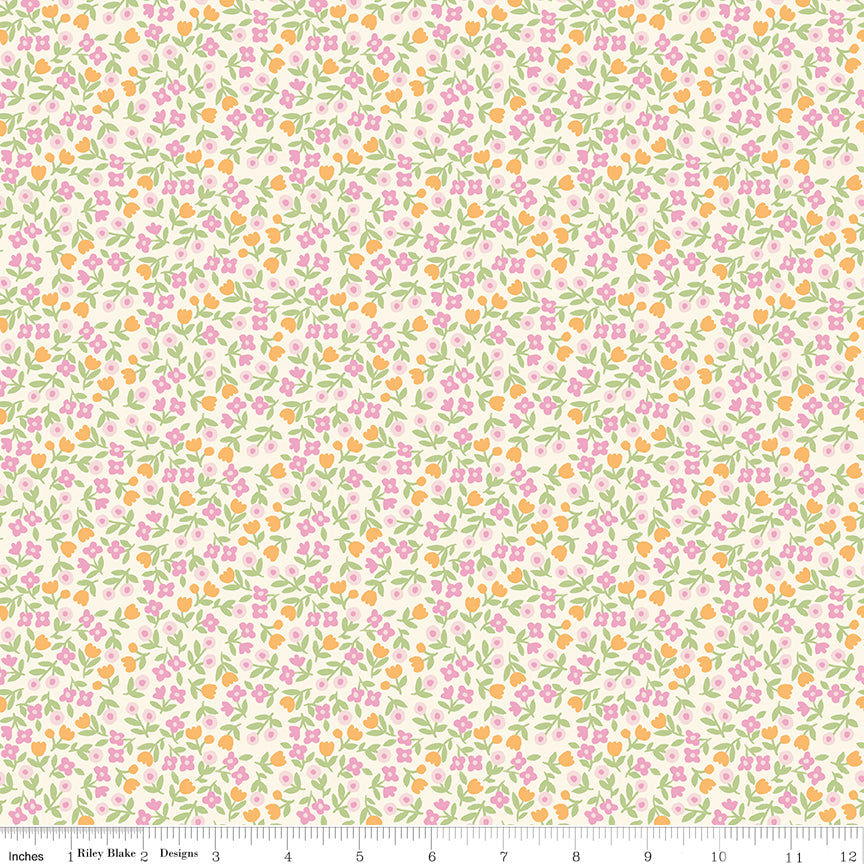 Countryside Dreams Sunny Meadow Vintage White Quilt Fabric by Countryside Dreams — Natalia Juan Abello