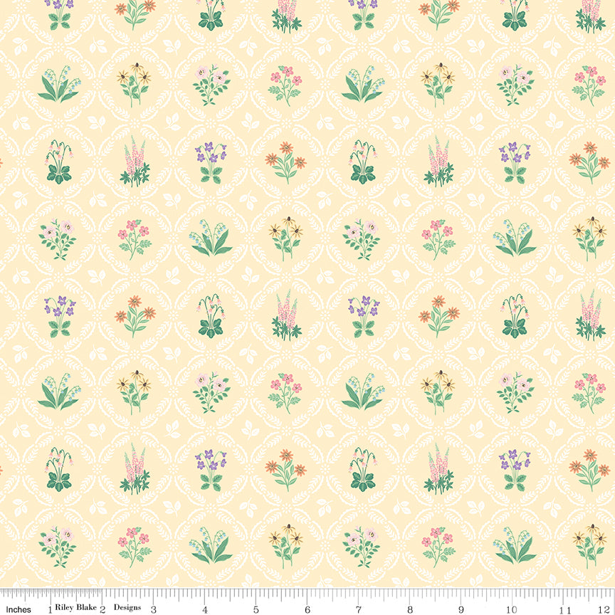 Anne with an E Medallion Floral Yellow Quilt Fabric