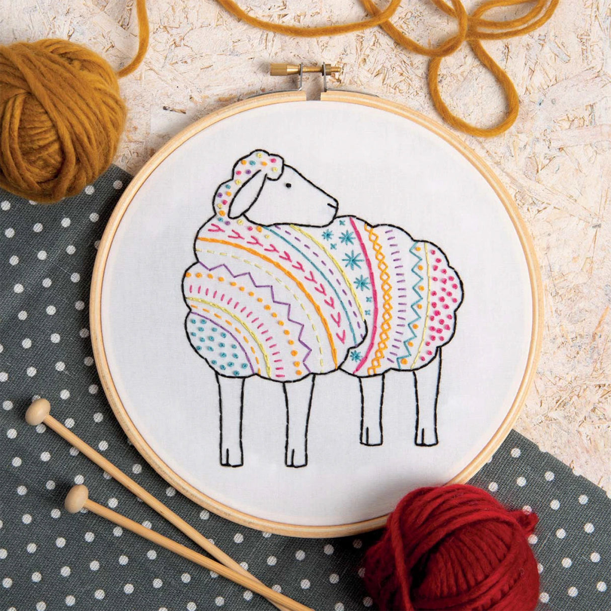 Embroidery Made Easy: Awesome Animals by David and Charles