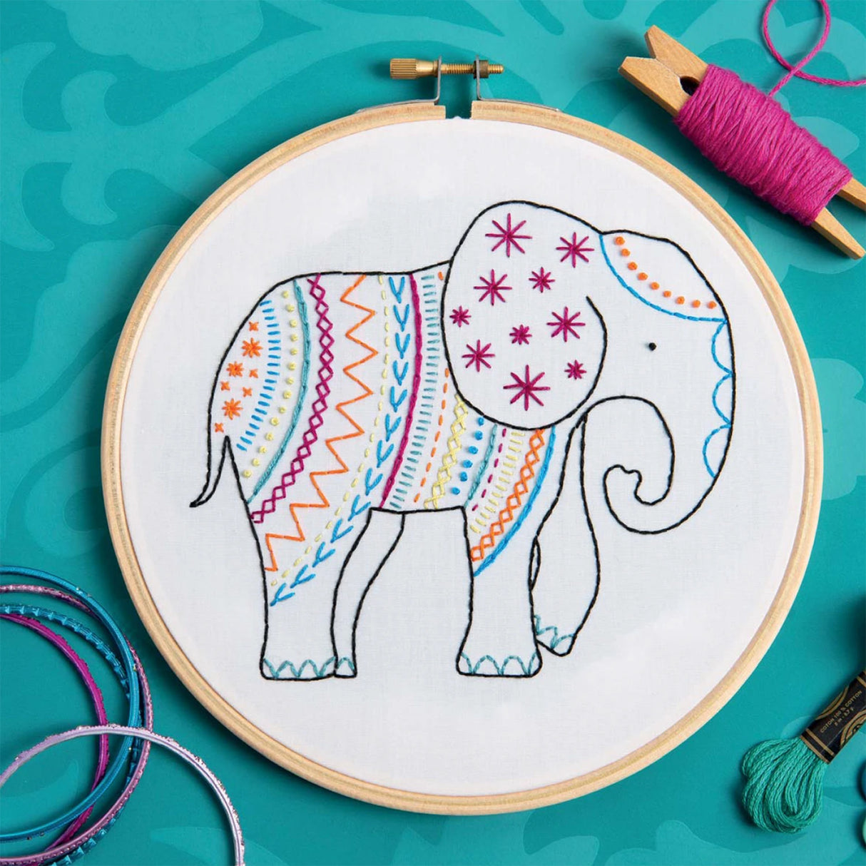 Embroidery Made Easy: Awesome Animals by David and Charles