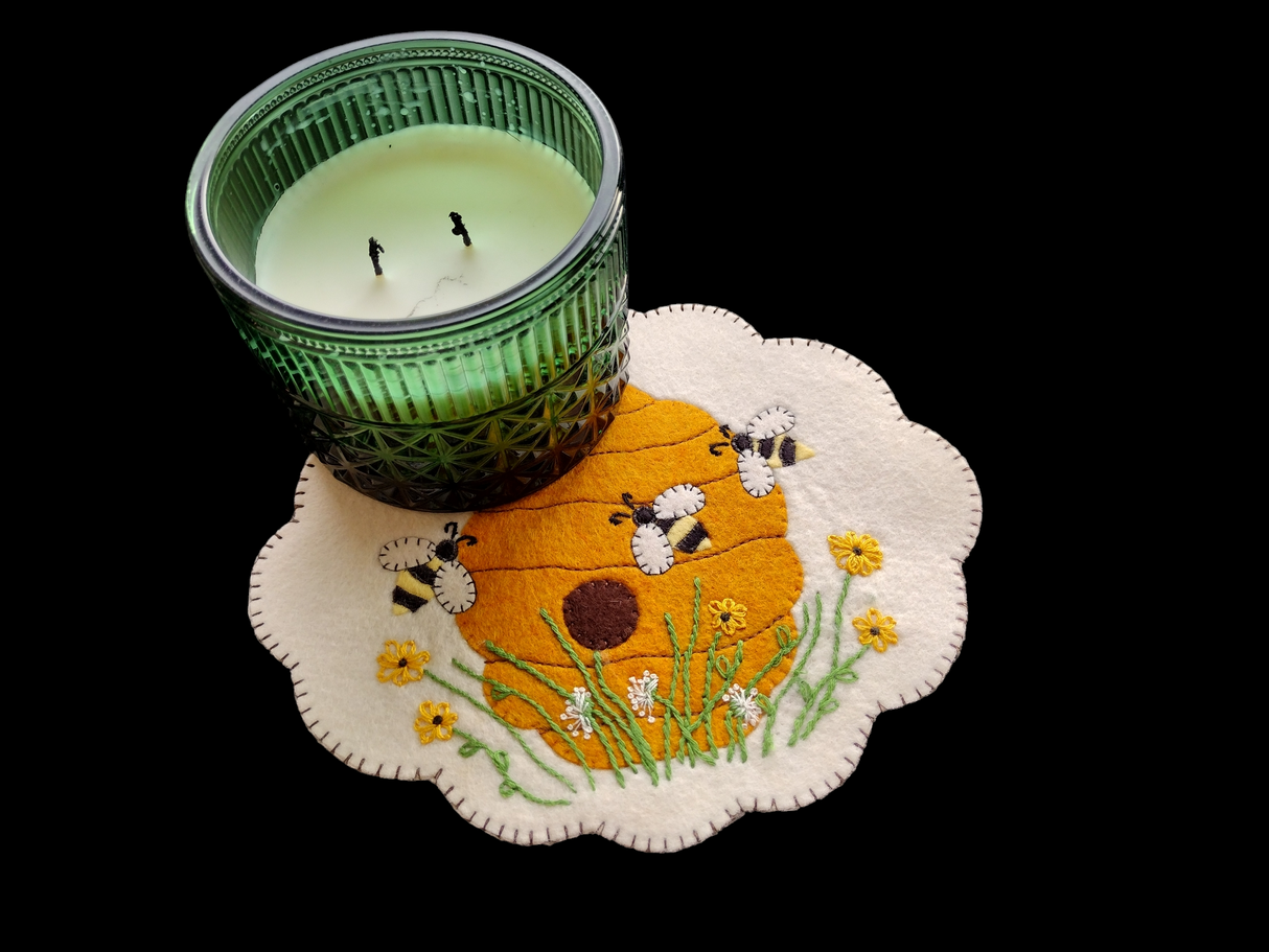 Bee Mat Downloadable Pattern by Rachels of Greenfield