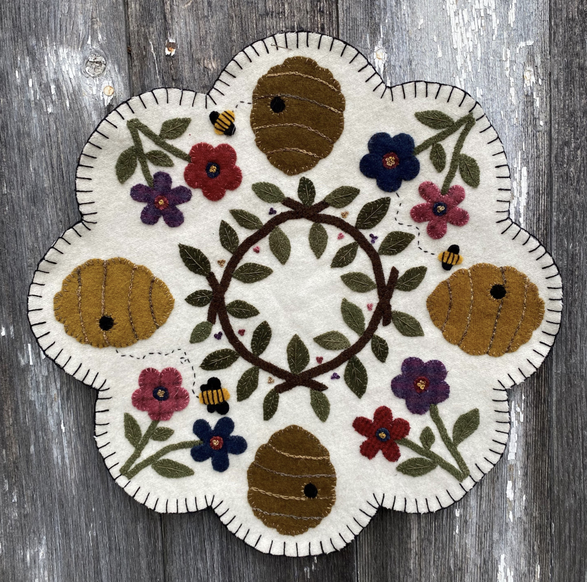 Honeybee Haven Quilt Pattern by Pastthyme Patterns