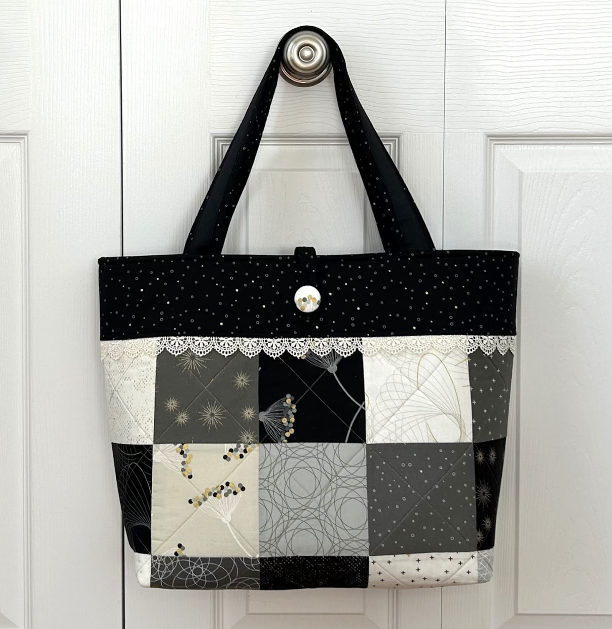 Charming Button Tote Downloadable Pattern by J. Minnis Designs