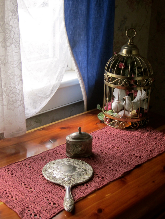 Thousand Diamonds Dresser Scarf Downloadable Pattern by Kristen Clay