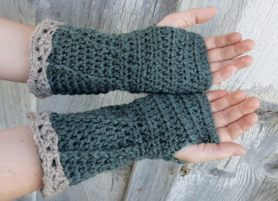 Spiral Wristers Downloadable Pattern by Kristen Clay