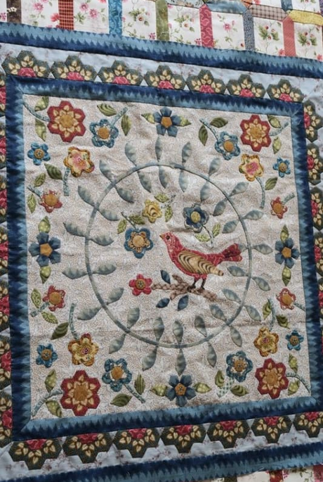 La Couronne d'Oiseaux Quilt Pattern