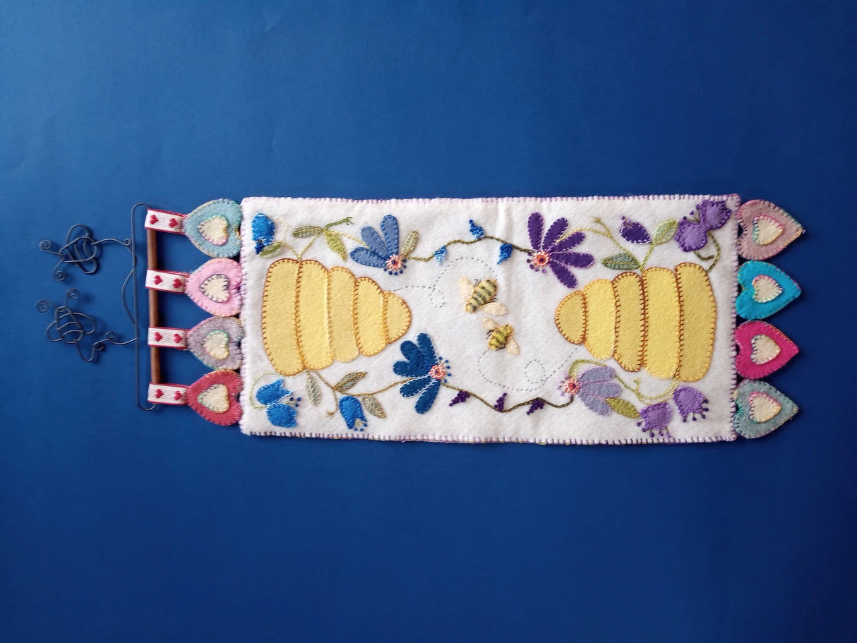 Bee Happy Downloadable Pattern by Pams Penny Rugs