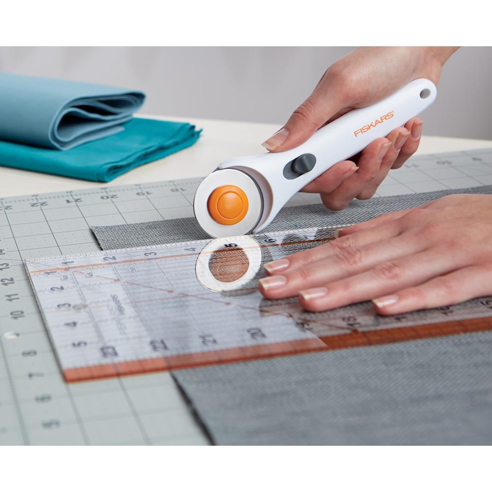 Fiskars Classic Stick Rotary Cutter 45mm Quilting Books Patterns and