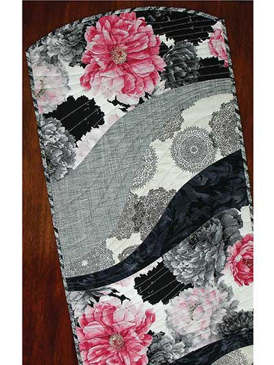 EZ Breezy Quilt-as-you-Go Table Runner & Place Mats