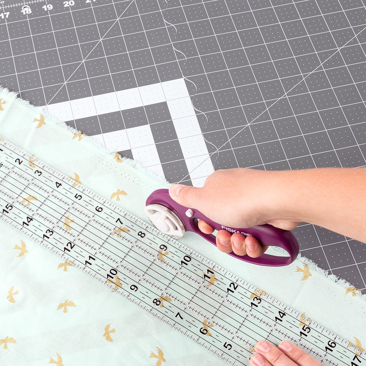 Folding Cutting Mat 24in x 36in by Fiskars