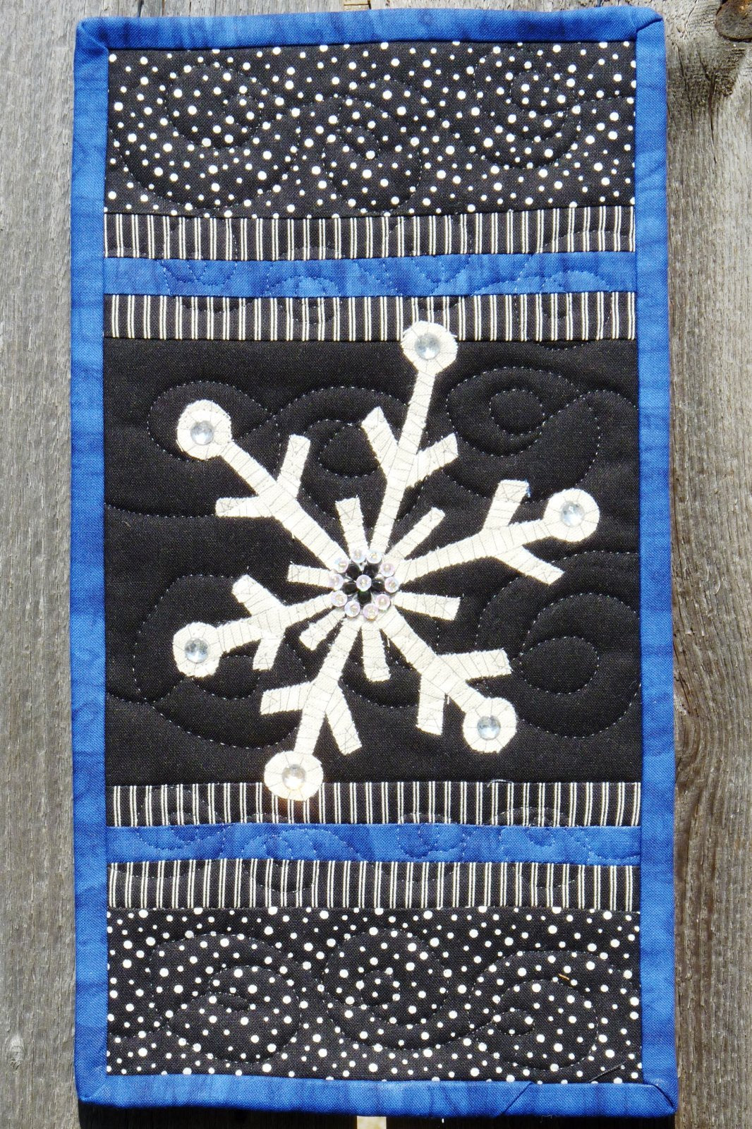 The Snowflake Quilt Pattern by Bloomin Minds