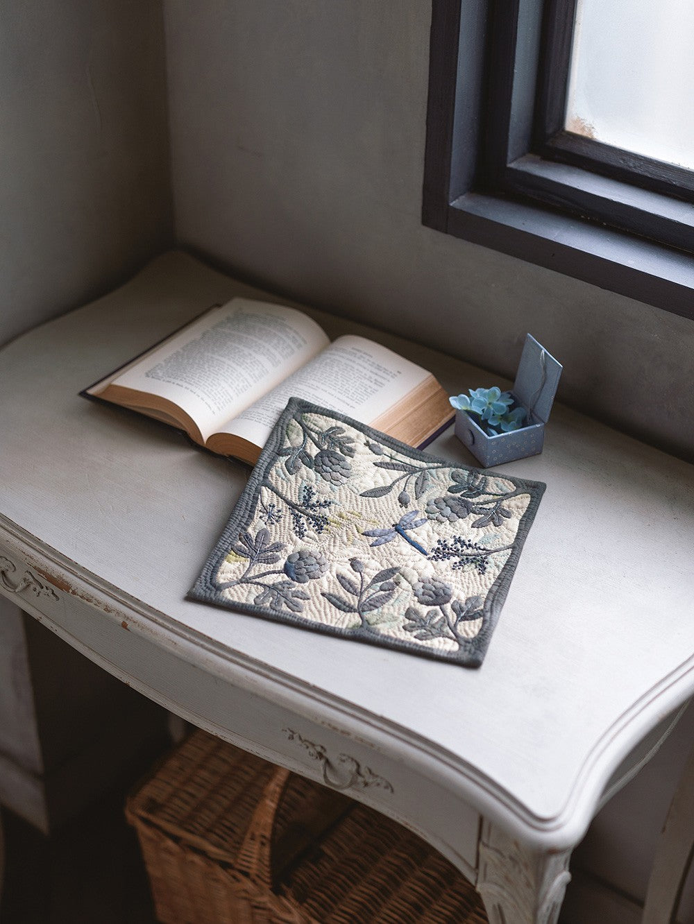 Yoko Saito's Handheld Patchwork Treasures