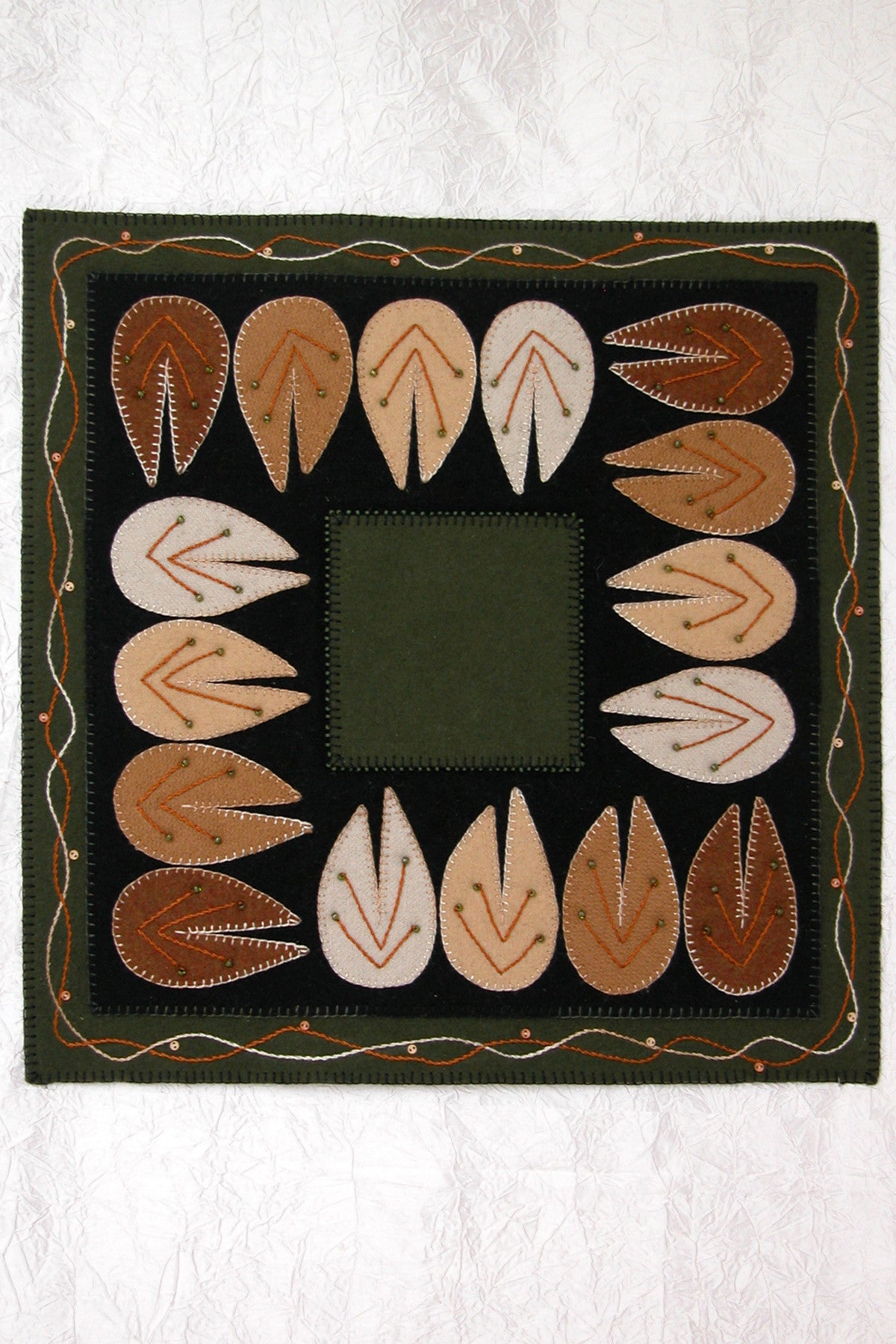 Modern Leaves Table Topper