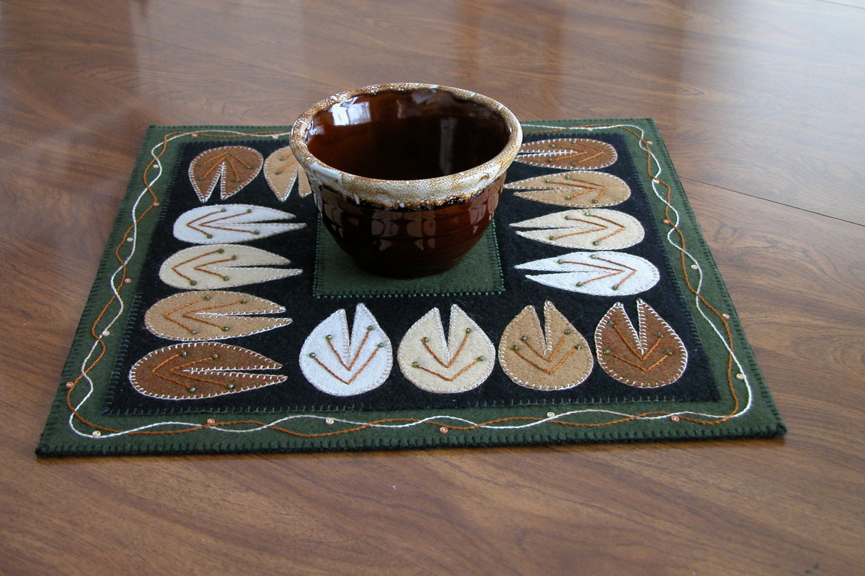 Modern Leaves Table Topper