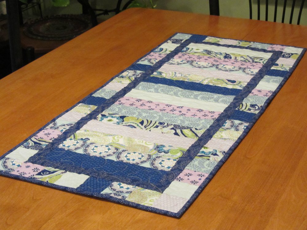 Monochromatic Table Runner Pattern Card