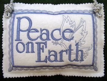 Make it Merry! Mini Hanging Pillows Pattern