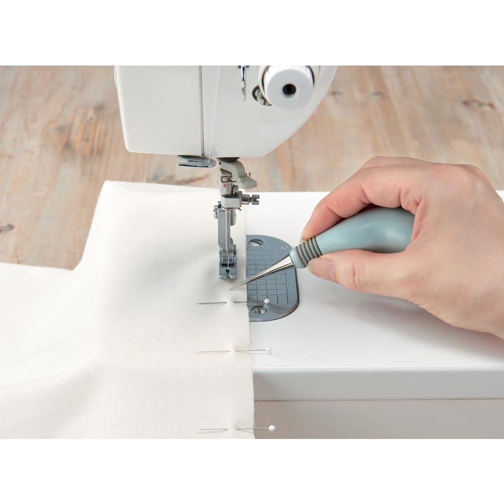 Clover Grip Fit Tapered Tailor's Awl by Clover Needlecraft