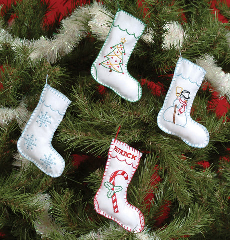 Stockings Christmas Ornaments Quilt Pattern by Jack Dempsey Inc