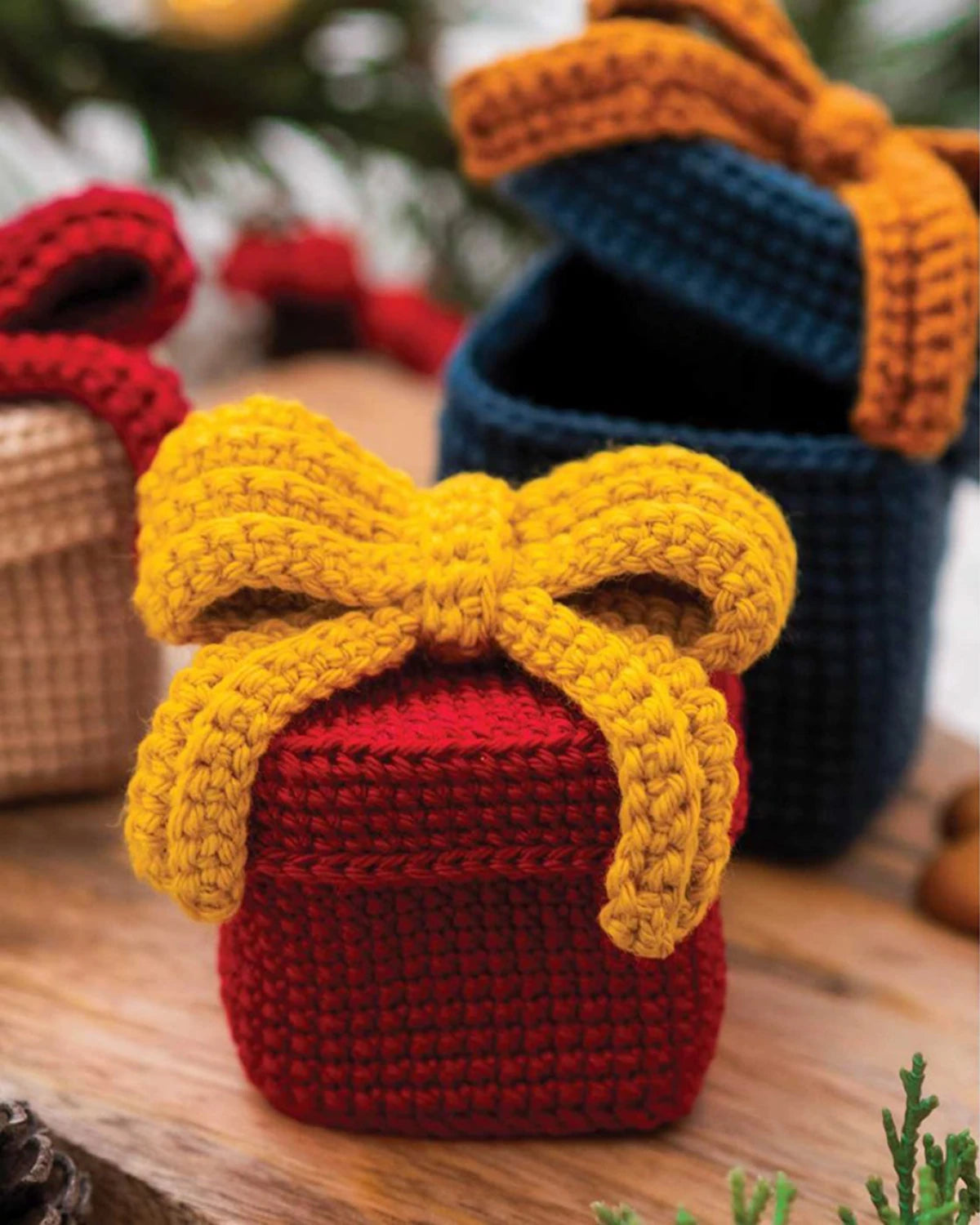 Crochet Armigurumi For The Holidays by Weldon Owen