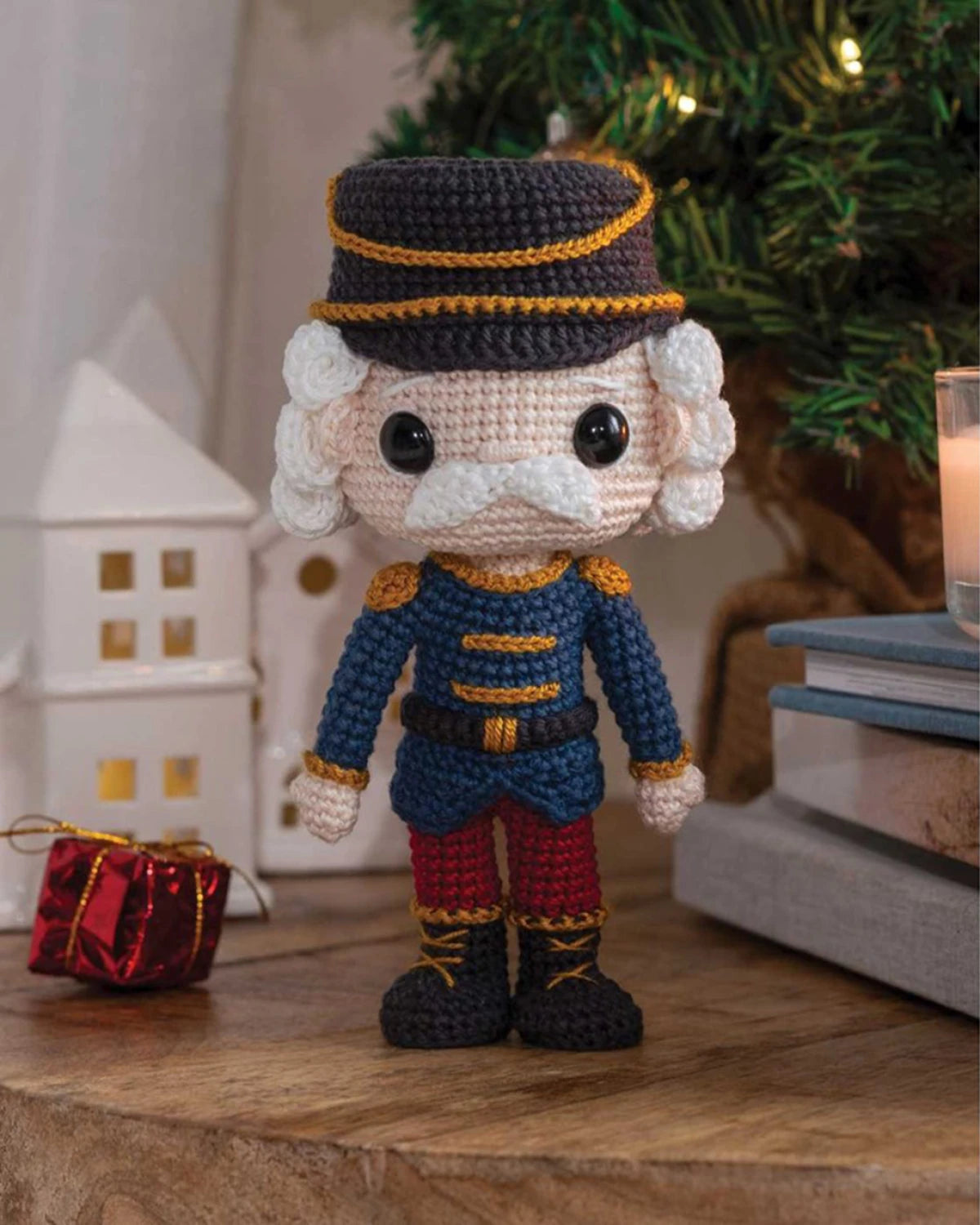 Crochet Armigurumi For The Holidays by Weldon Owen