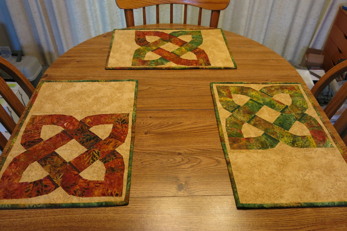 Double Loop Table Set Downloadable Pattern by Mary Ann Sprague