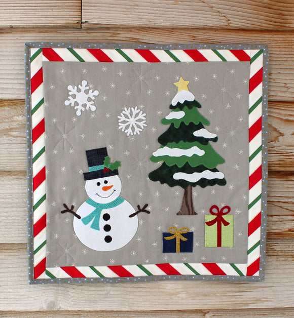 A Snowman Christmas Mini Pattern by Stringtown Lane Quilts