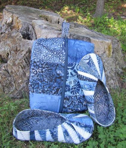 Blue Smokey Croco Textured Leather Combo (Ladies Hand Bag & Flat Slipp